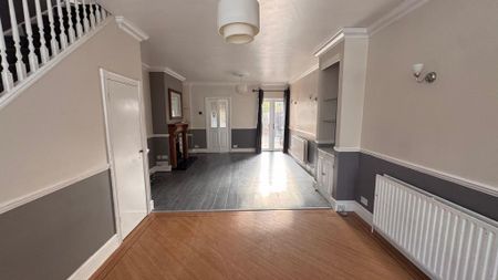 3 bedroom terraced house to rent - Photo 4