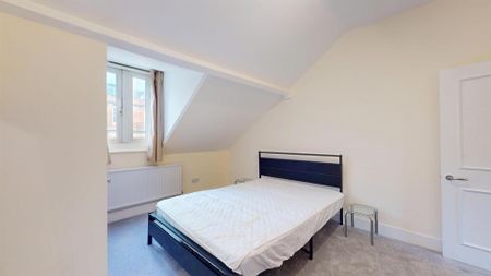 3 bedroom property to let - Photo 5