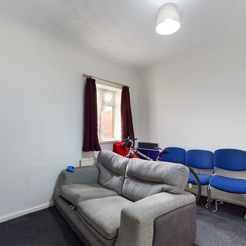 3 bedroom House To Let - Photo 1