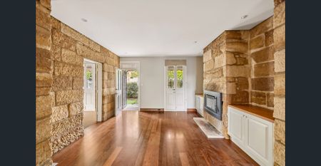 Renovated sandstone home on peninsula with double garage - Photo 2