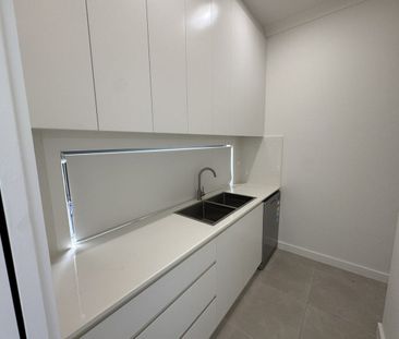 Brand New 3-4 Bedroom Home - Photo 6
