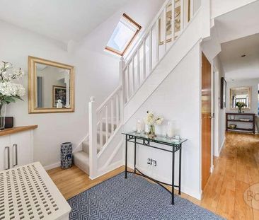 Downsview Close, Downside, Cobham, Surrey, KT11 - Photo 3