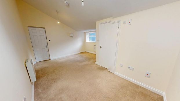 5 bedroom flat to rent - Photo 1