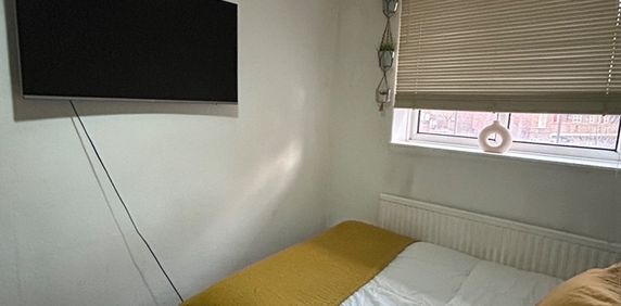 Room in a Shared Flat, Birchington House, E5 - Photo 2