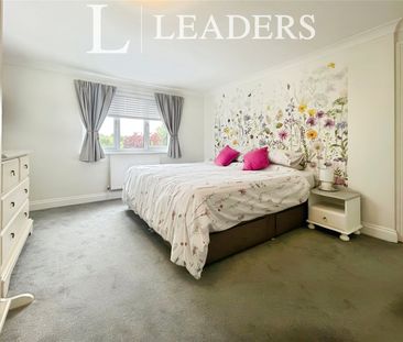 3 bedroom house to rent Canterbury Grange, Bocking, CM7 - Photo 3