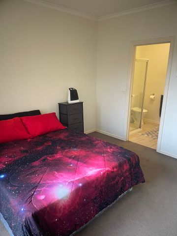 Westmeadows - Photo 3