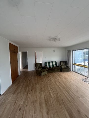 Fresh, Spacious & Ready for Summer Living! - Photo 3