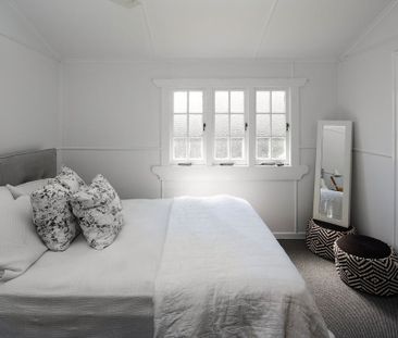 Charming Ascot Home - Photo 5