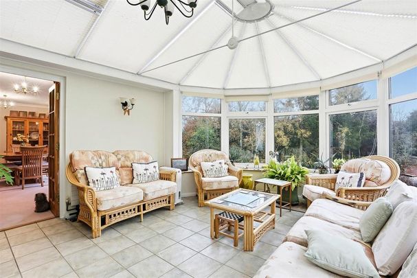 6 bedroom detached house to rent - Photo 1