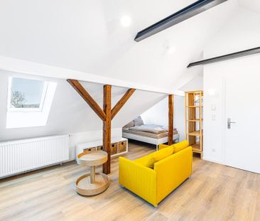 Erstbezug nach Sanierung - Voll möblierte 1 Zimmer-DG-Wohnung mit S... - Foto 2