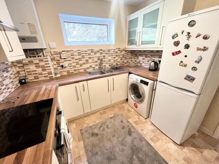 Slepe Crescent, Poole - Photo 4