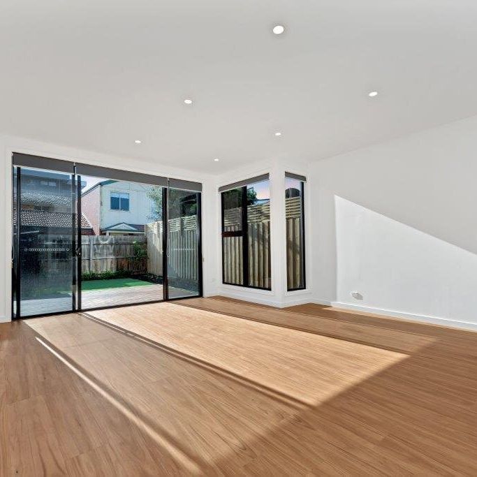 8a Hartley Avenue West Footscray - Photo 1