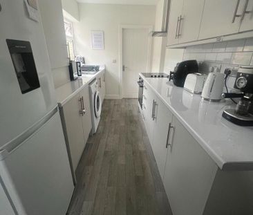 4 bedroom maisonette to rent - Photo 1