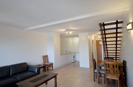 :: PARTLY FURNISHED, TWO BEDROOM UNIT IN THE HEART OF GLADSTONE - Photo 3