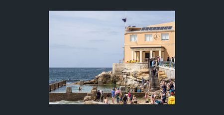 FABULOUS BEACHSIDE RESIDENCE WITH WATER VIEWS - FULLY FURNISHED - Photo 2