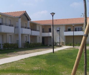 Location Appartement 2 pièces 46m² AMBARES ET LAGRAVE 33440 - Photo 2
