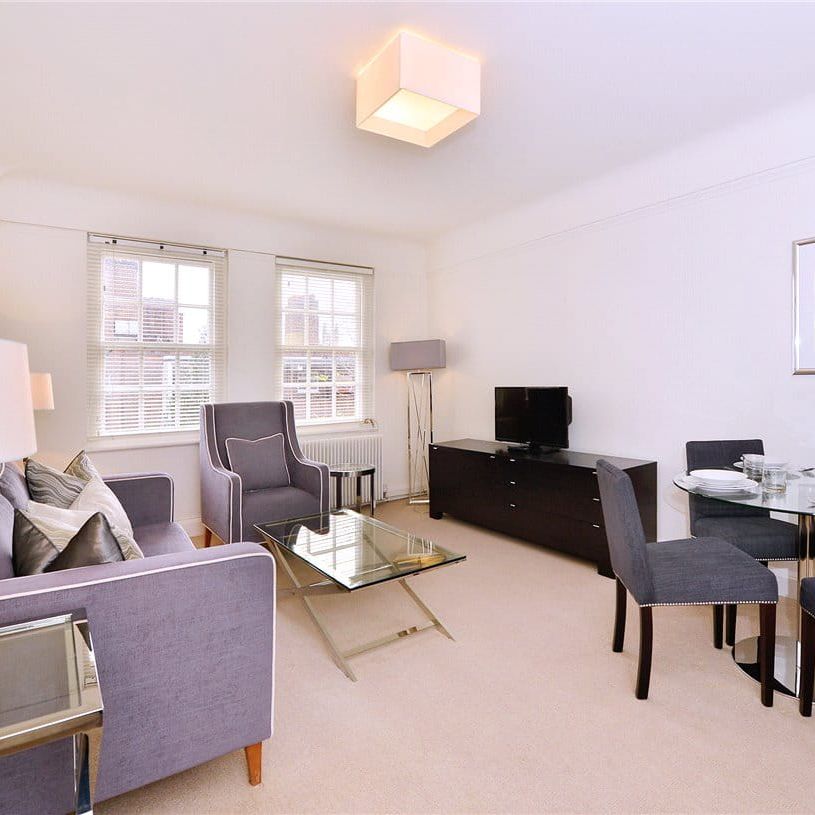 This spacious third floor, two bedrooms apartment is in the heart of Chelsea. The apartment comprises of two bedrooms, and a good-sized reception/dining room with views over the communal gardens to the rear. EPC - C | Council Tax Band - G - Photo 1