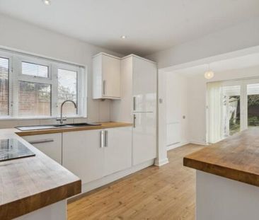 4 bedroom detached house to rent - Photo 6