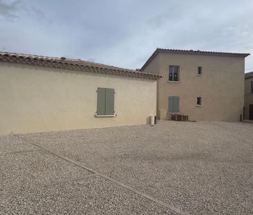 Location Appartement 2 pièces 45m² POURRIERES 83910 - Photo 2