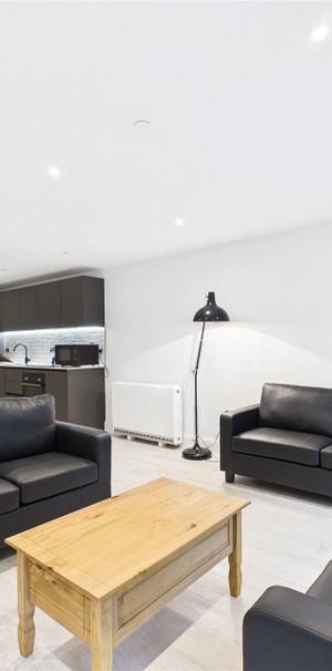 Memorial Avenue, Berkshire Memorial Avenue, Berkshire - Photo 1