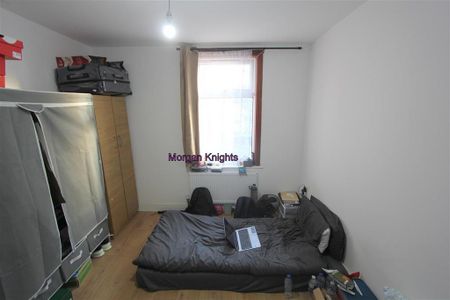 5 bedroom terraced house to rent - Photo 4