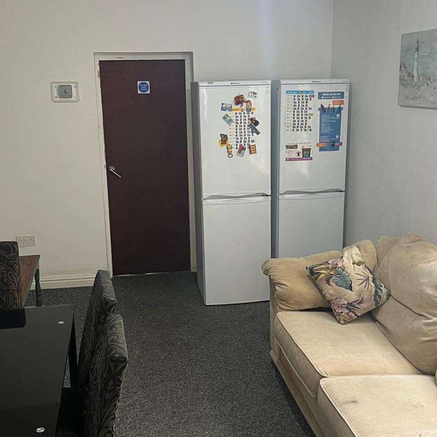 Comfortable All-Inclusive Room on Bacheler Street – Great for Professionals! Room 4 - Double Room - Photo 1