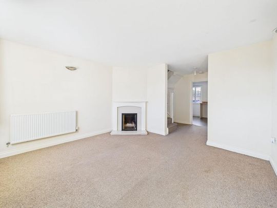 2 bedroom end of terrace house to rent - Photo 1