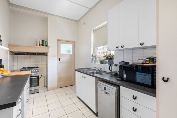 Thinking of selling? Contact our agent - Photo 1