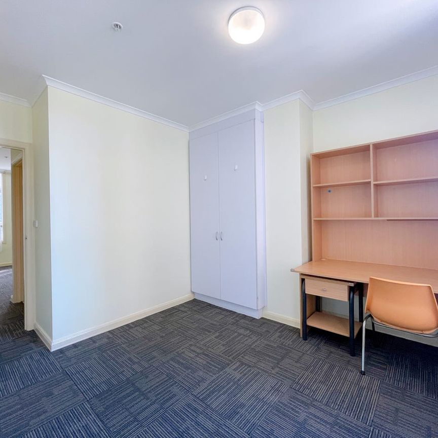 Affordable Property in Melbourne CBD with Spectacular Views and Prime Location! - Photo 1