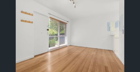 Charming One-Bedroom Ground Floor Apartment in a Prime Gardenvale Location | FLARE REAL ESTATE - Photo 2