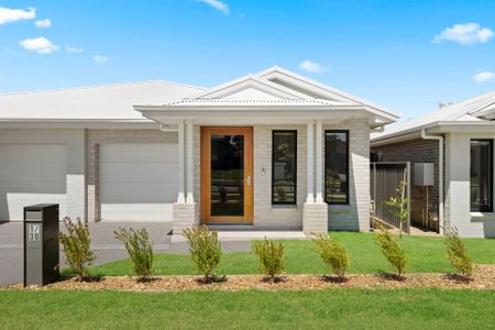 LUXURY LIVING - Photo 3