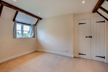 3 bedroom terraced house to rent - Photo 4