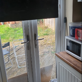 1 bedroom in a house share to rent - Photo 1