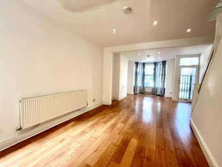 3 bedroom terraced house to rent - Photo 2