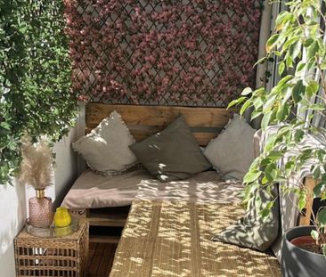 Ein Schmuckstück! 2-Zimmer-Wohnung mit Übernahme der Einbauküche zu... - Photo 2