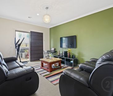 Beautiful Home with All the Extra's&excl; - Photo 2