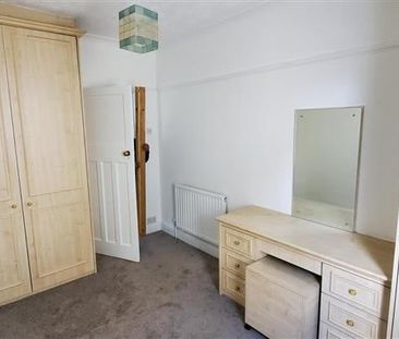 3 Bed Maisonette, Ashurst Drive, IG6 - Photo 6