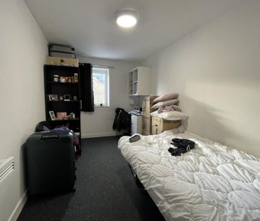 3 bedroom flat to rent - Photo 6