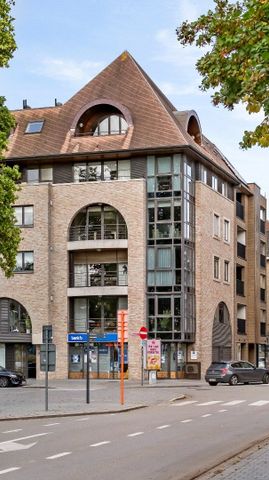 Dakappartement met 2 slaapkamers, 2 terrassen en lift in het centrum van Ieper - Photo 4