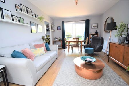 Littlebrook Avenue, Slough, Berkshire,SL2 - Photo 3