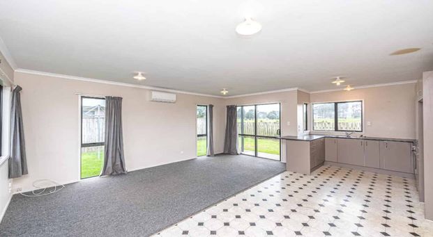 Family home in Castlecliff - Photo 1