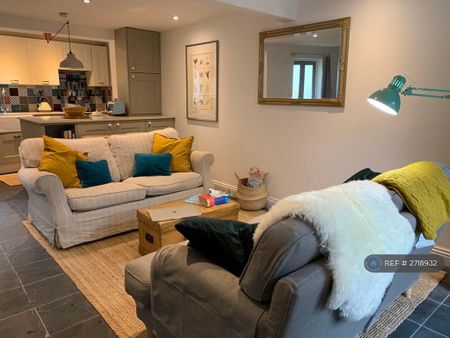 2 bedroom end of terrace house to rent - Photo 3