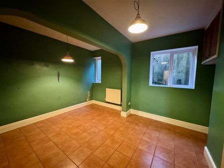 4 bedroom semi-detached house to rent - Photo 5