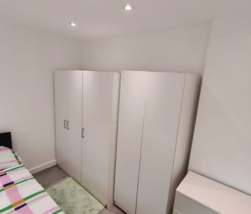 Studio Flat, Neasden Lane North, NW10 - Photo 1