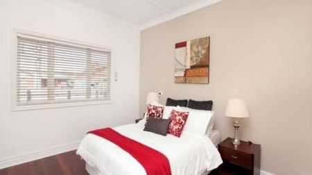 PERFECT LOCATION! - Photo 3