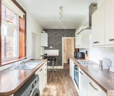 2 bedroom flat to rent - Photo 6