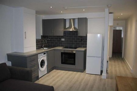 Gleneagle Road, London, SW16 - Photo 5