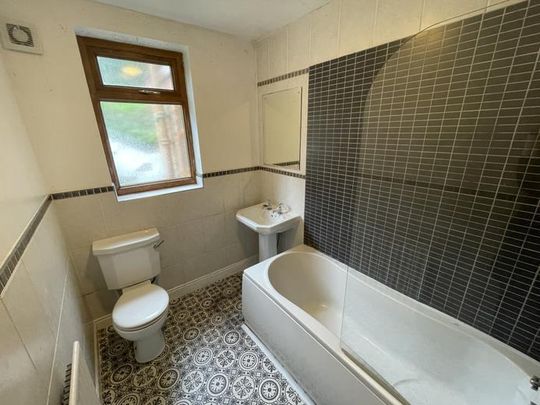 Gypsy Lane, Middlesbrough, Nunthorpe - Photo 1