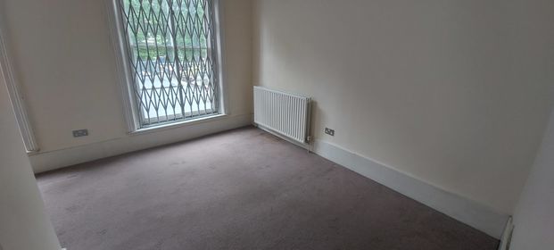 studio flat to let - Photo 1