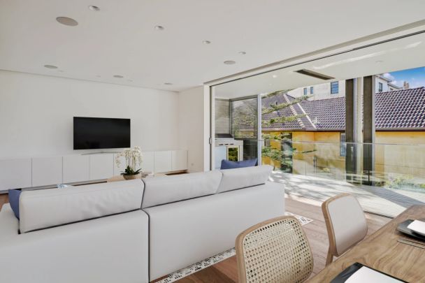 3Bedrooms, 3Bathrooms - Photo 1